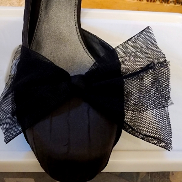 Simply Vera | Vera Wang Heels with Bow🎀 - Picture 6 of 7